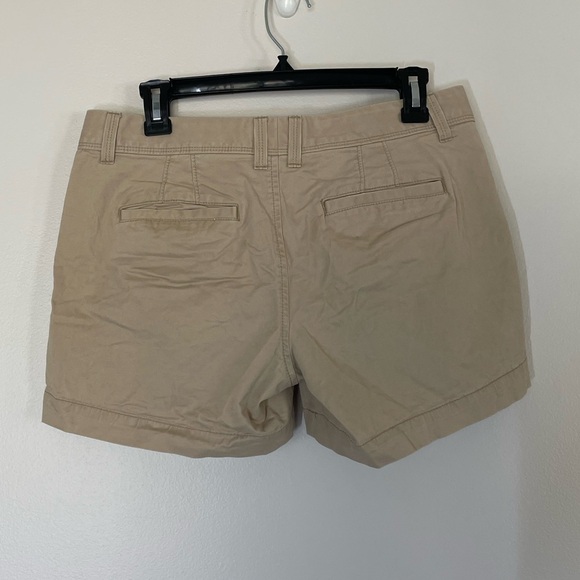 Old Navy - Size 6 Khaki Shorts - Picture 2 of 3